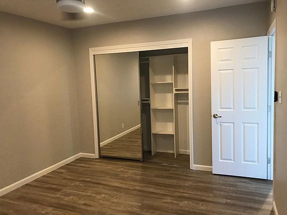 5th image of 1008 Ravenscourt Ave #2