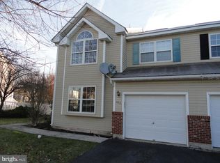 652 Honeysuckle Way, Pennsburg, PA 18073