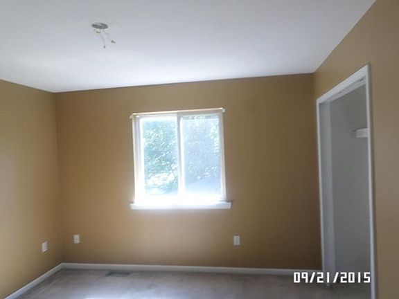 4th image of 1420 E Pearl Ave