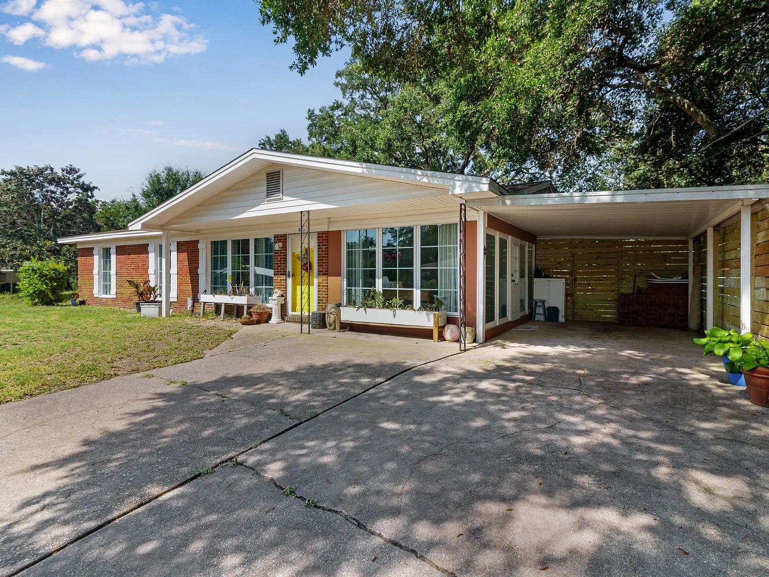 3 bed, 1260 sqft, $2,650 — Photo 1