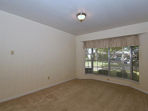 4th image of 15835 Echo Canyon Dr
