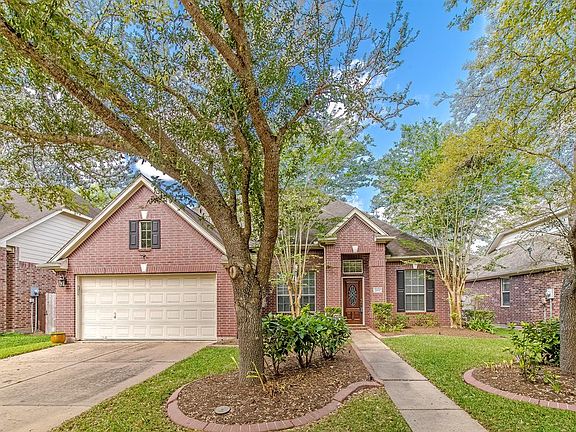 2nd image of 3223 Oak Cliff Ln