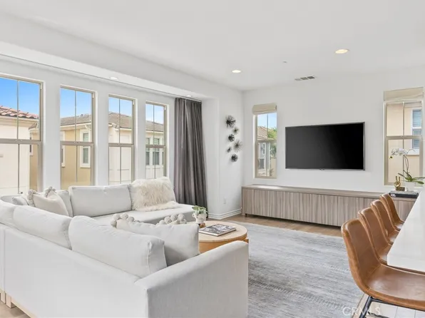 21396 Kennedy Ln, Huntington Beach, CA 92646