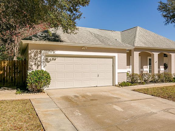 3rd image of 331 Willow Green Dr