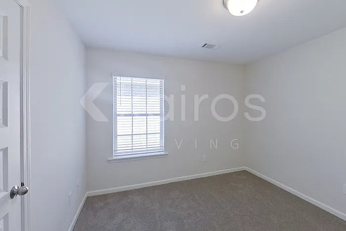 781 Park Ln — Photo 12