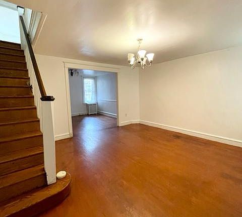 2nd image of 603 E Godfrey Ave