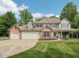 409 Nantucket Dr, Avon Lake, OH