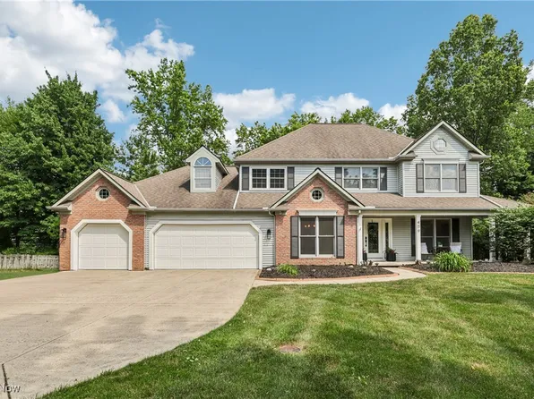 409 Nantucket Dr, Avon Lake, OH 44012