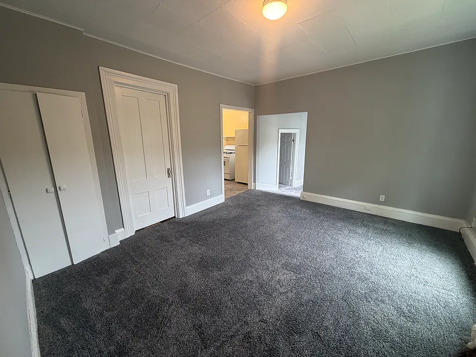 403 4th St NW #2