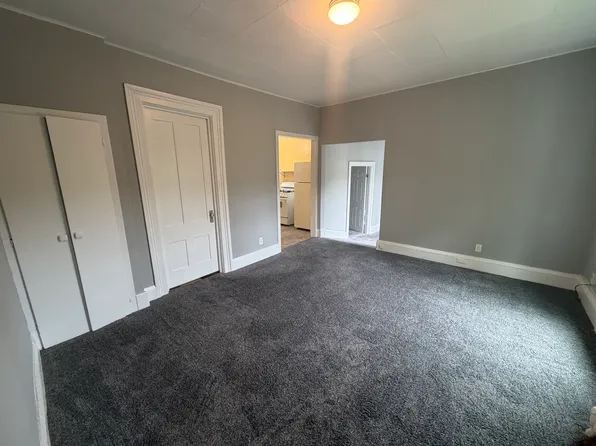 403 4th St NW #2, Grand Rapids, MI 49504