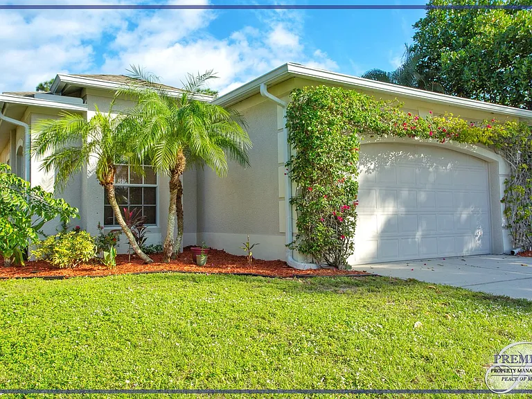 3555 Poinsettia Ave — Photo 2