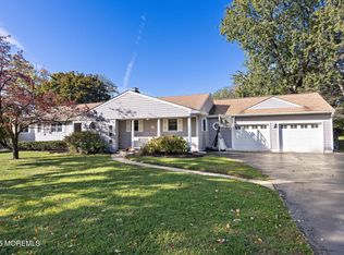 133 Samara Dr, Shrewsbury, NJ