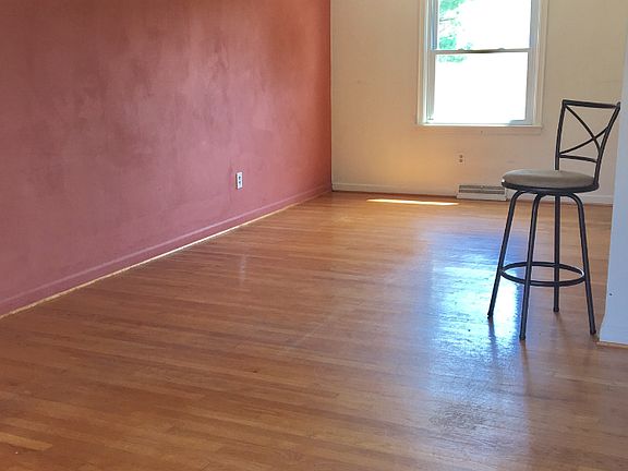 4th image of 6343 Greenway Dr