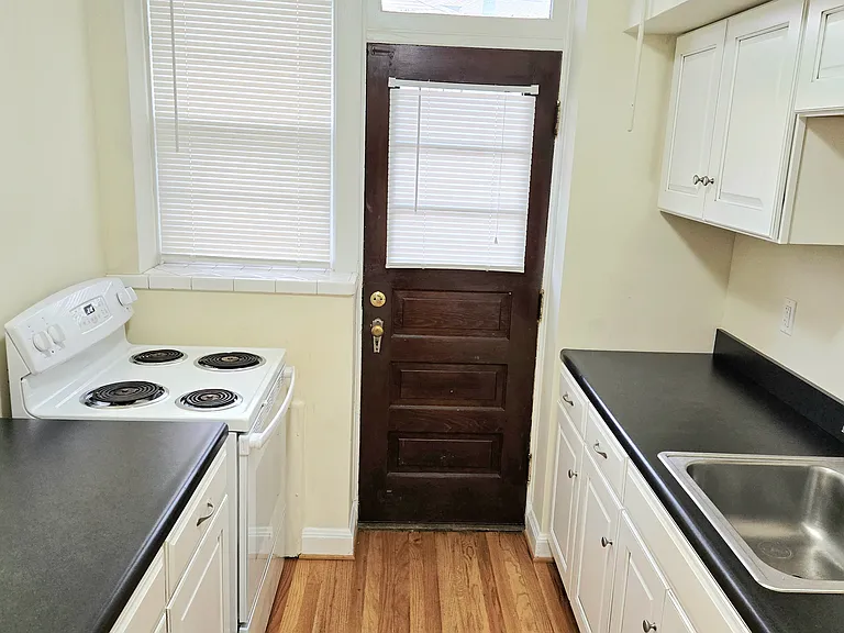 5837 Devonshire Ave — Photo 19
