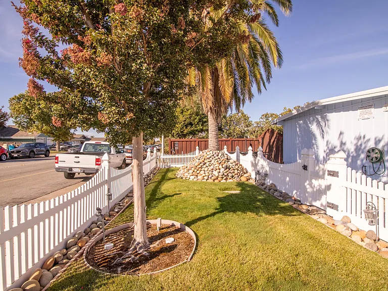 3335 Los Prados St #4 — Photo 18