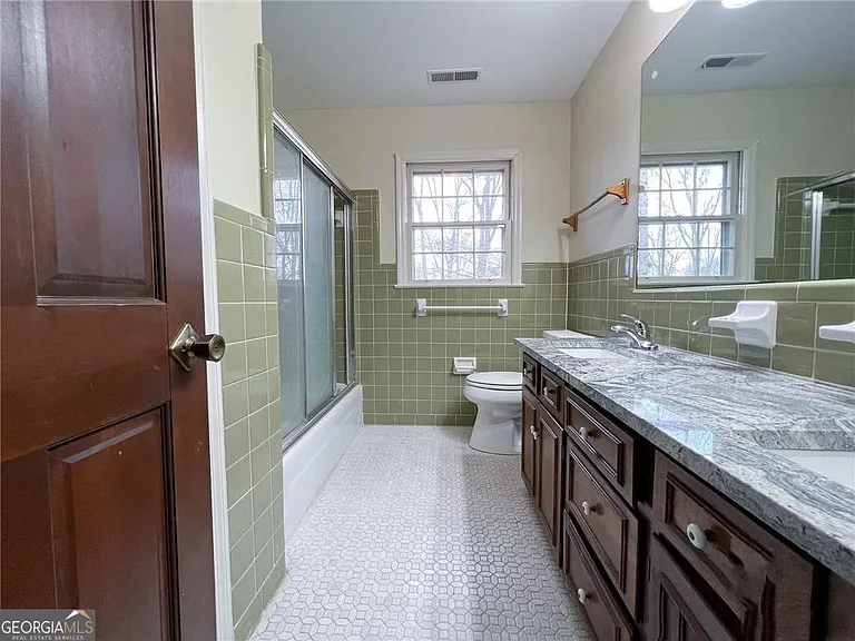 195 Deerfield Rd — Photo 16