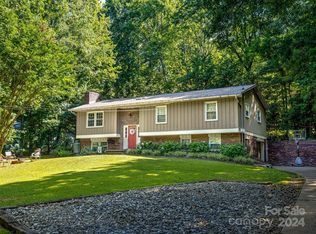 22 Friendship Ln, Candler, NC 28715