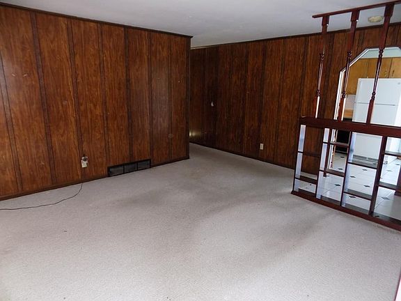 5th image of 70 Willwood St