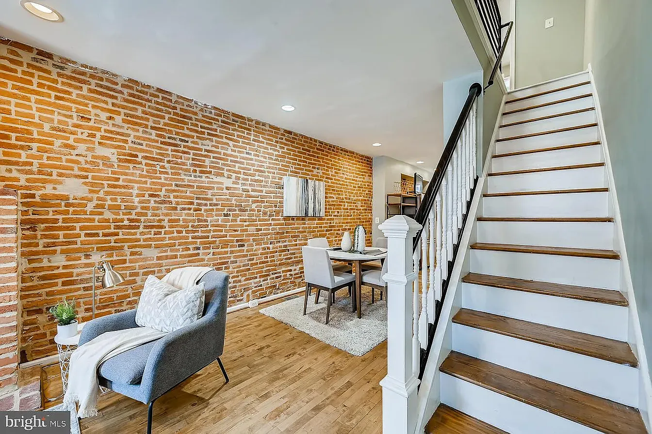 2 bed, 1.5 bath, 976 sqft, $2,600 — Photo 3