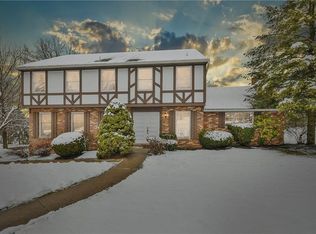 820 Westgate Dr, Pittsburgh, PA 15241