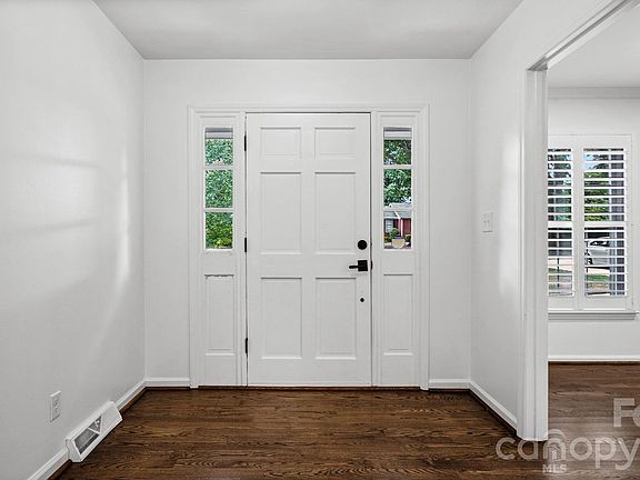 4th image of 2222 Kings Dr