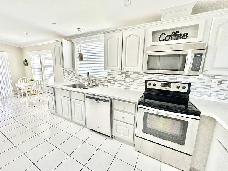 5492 Crane Feather Dr — Photo 11