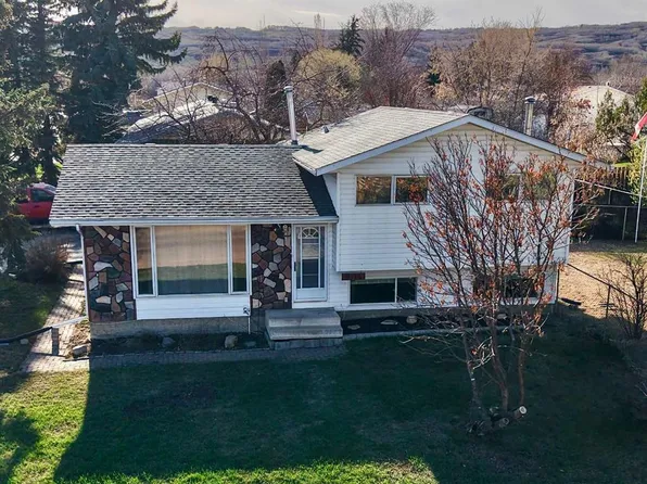 9714 E 77th Ave, Peace River, AB T8S 1C9