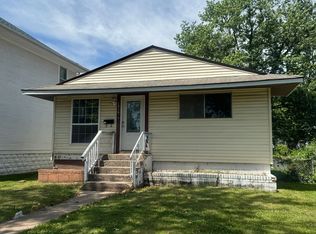 1216 9th St, Rock Island, IL 61201