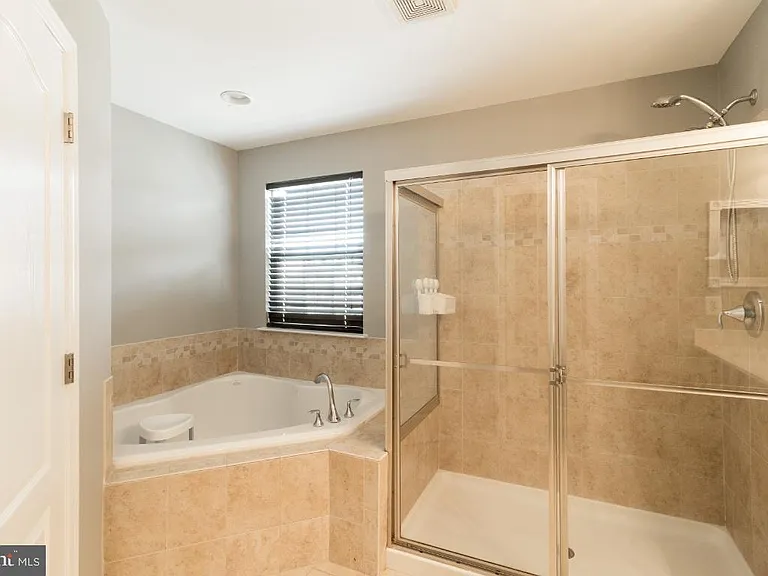 7177 Hummingbird Dr — Photo 8