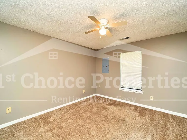 725 Carson Rd — Photo 9