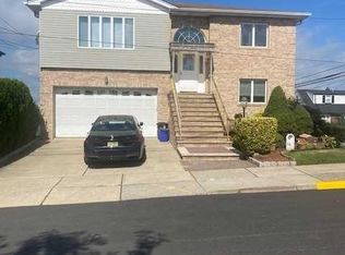 618 Jefferson St, Carlstadt, NJ 07072