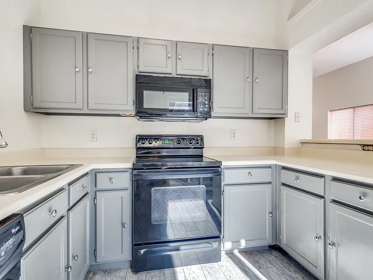 2021 Pheasant Dr — Photo 7