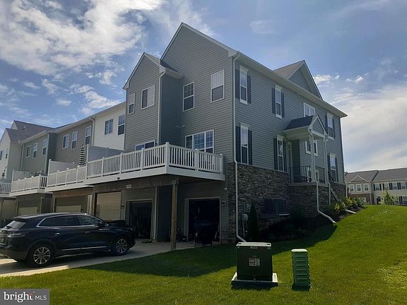 2nd image of 41498 Marwood Cir