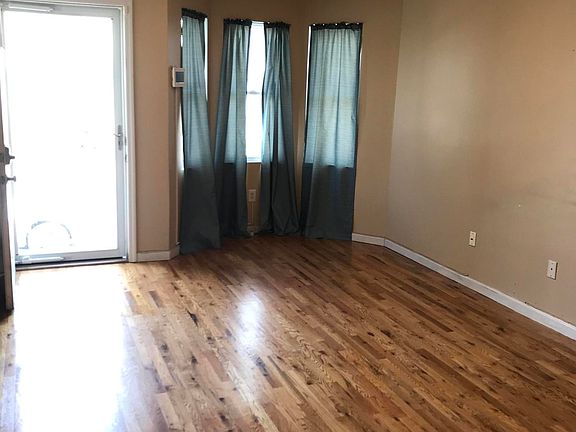 4th image of 126 Cedarview Ave