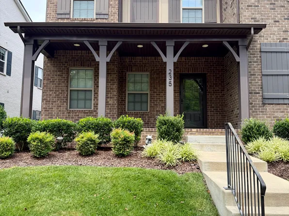 235 Claremont Ct, Gallatin, TN 37066