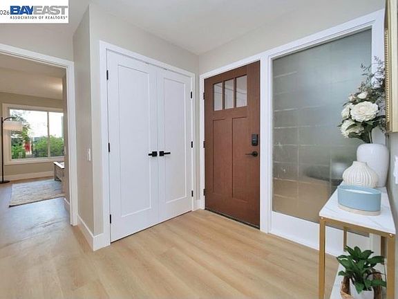 2nd image of 1732 Oakmont Dr APT 8