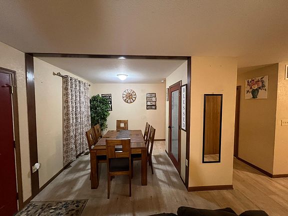 3rd image of 104 Sydnee Ln