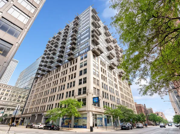 565 W Quincy St Unit 903, Chicago, IL 60661