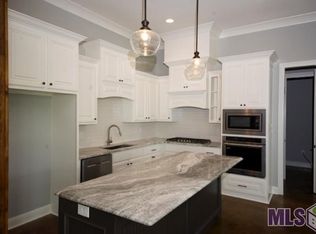 8347 Knee Tree Dr, Baton Rouge, LA 70818