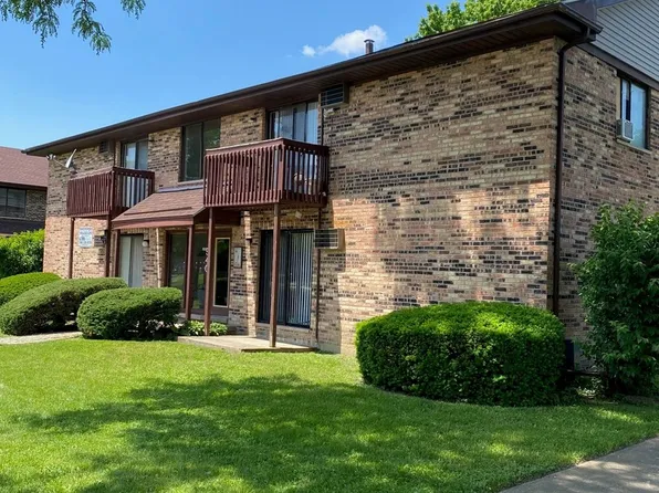 540 Creekwood Ct, Westmont, IL 60559