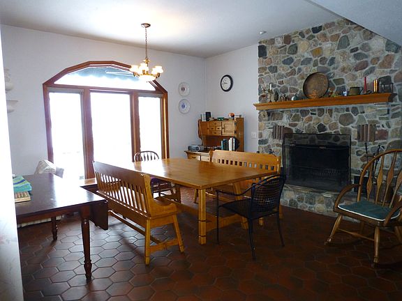 Lake View Dining