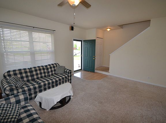 5th image of 301 W Waterbury Dr
