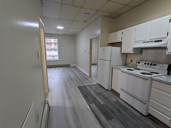 3rd image of 19-23 E Belvidere St #307