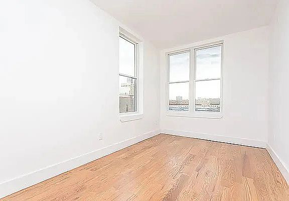 3rd image of 1068 Putnam Ave #4C