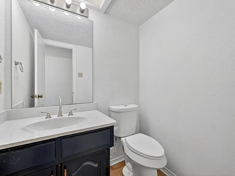 4018 Saint Christopher Ln — Photo 9