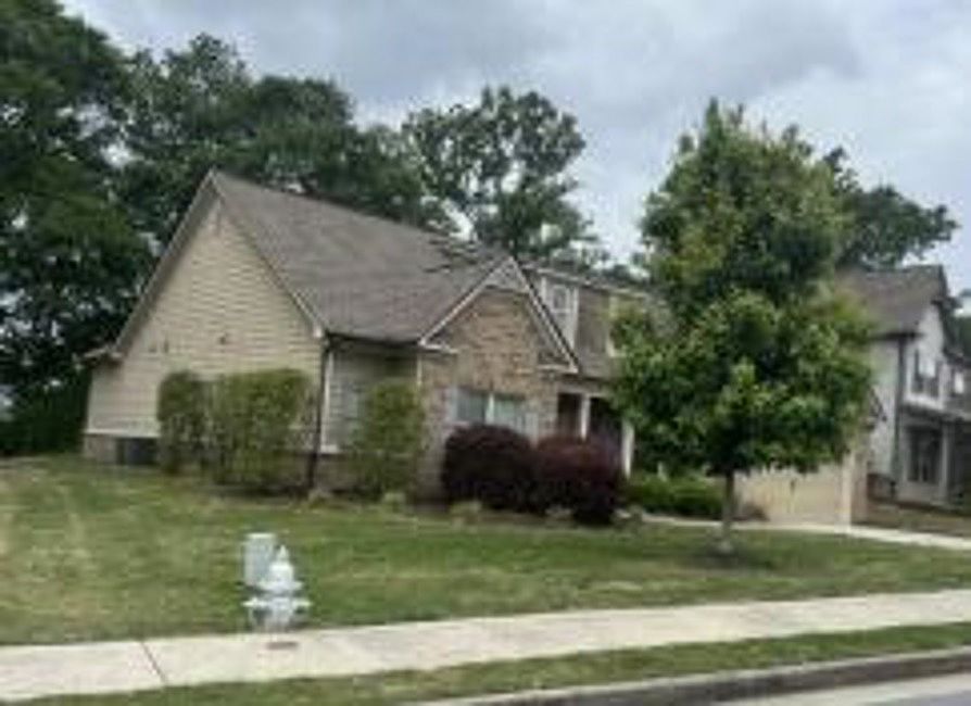 2nd image of 2141 Marlborough Dr