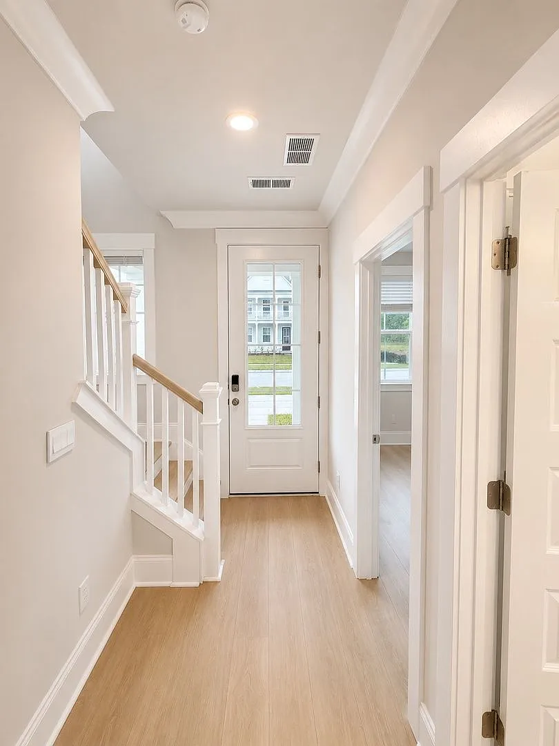 4 bed, 3.0 bath, 1632 sqft, $2,950 — Photo 2