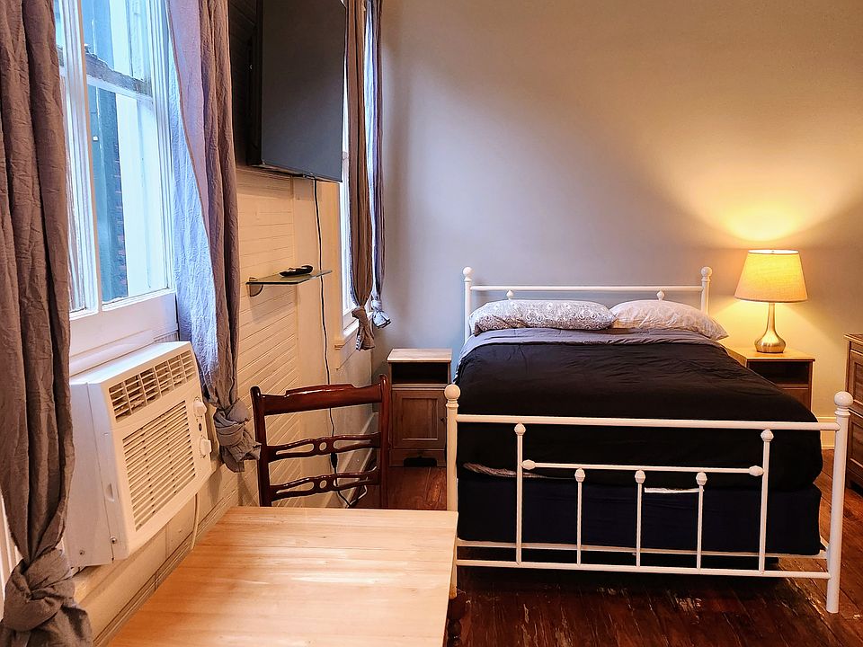 1st image of 828 Mazant St APT B