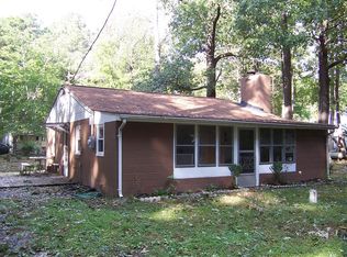 52 Richmond Dr, Hague, VA 22469