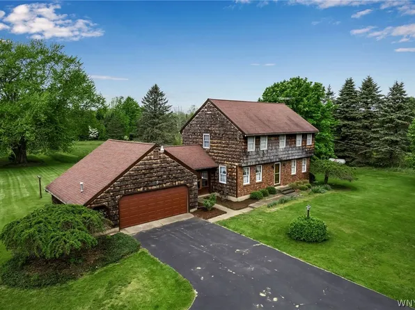 3620 Checkered Tavern Rd, Lockport, NY 14094